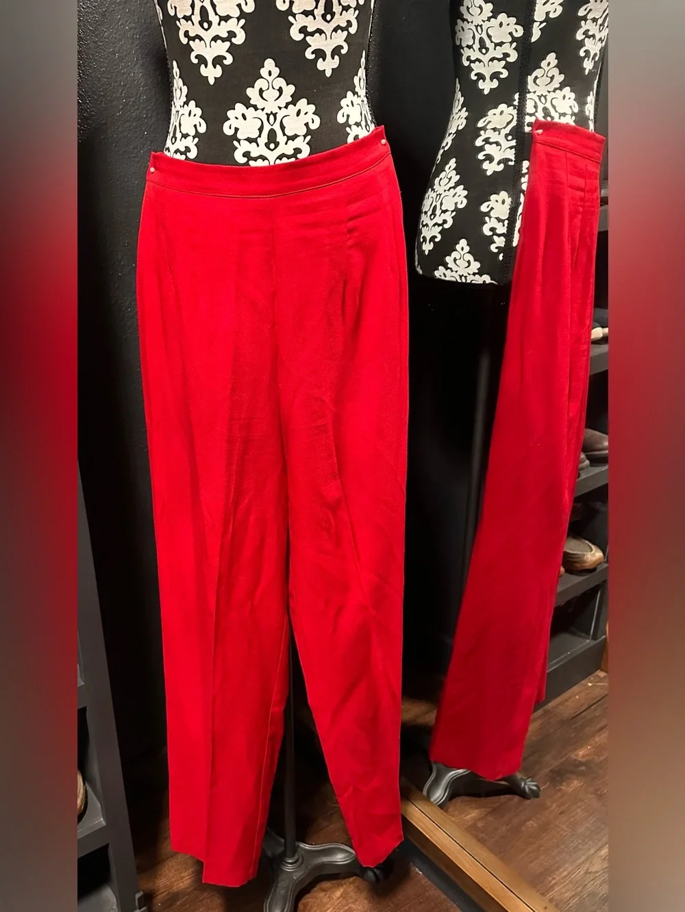 Betsy Lauren Red Tang Suit with Mandarin lounge pants w/ Elastic Waist size 10